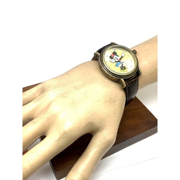 Disney Women's Watch W001876 Minnie Mouse Quartz Silver 38mm Brown Leather Strap - Picture 4 of 13